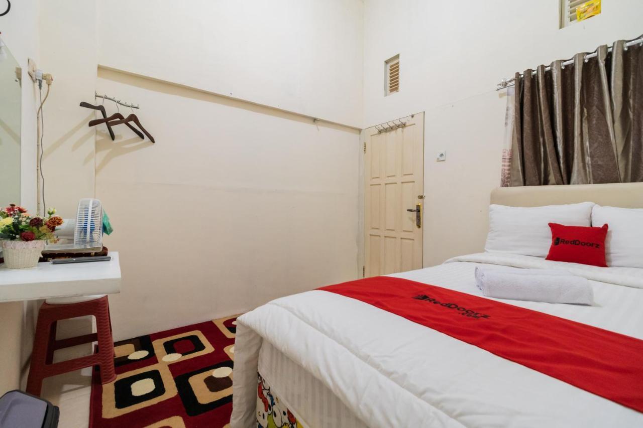 Reddoorz Syariah Near Pasar Aur Kuning Bukittinggi Exterior foto