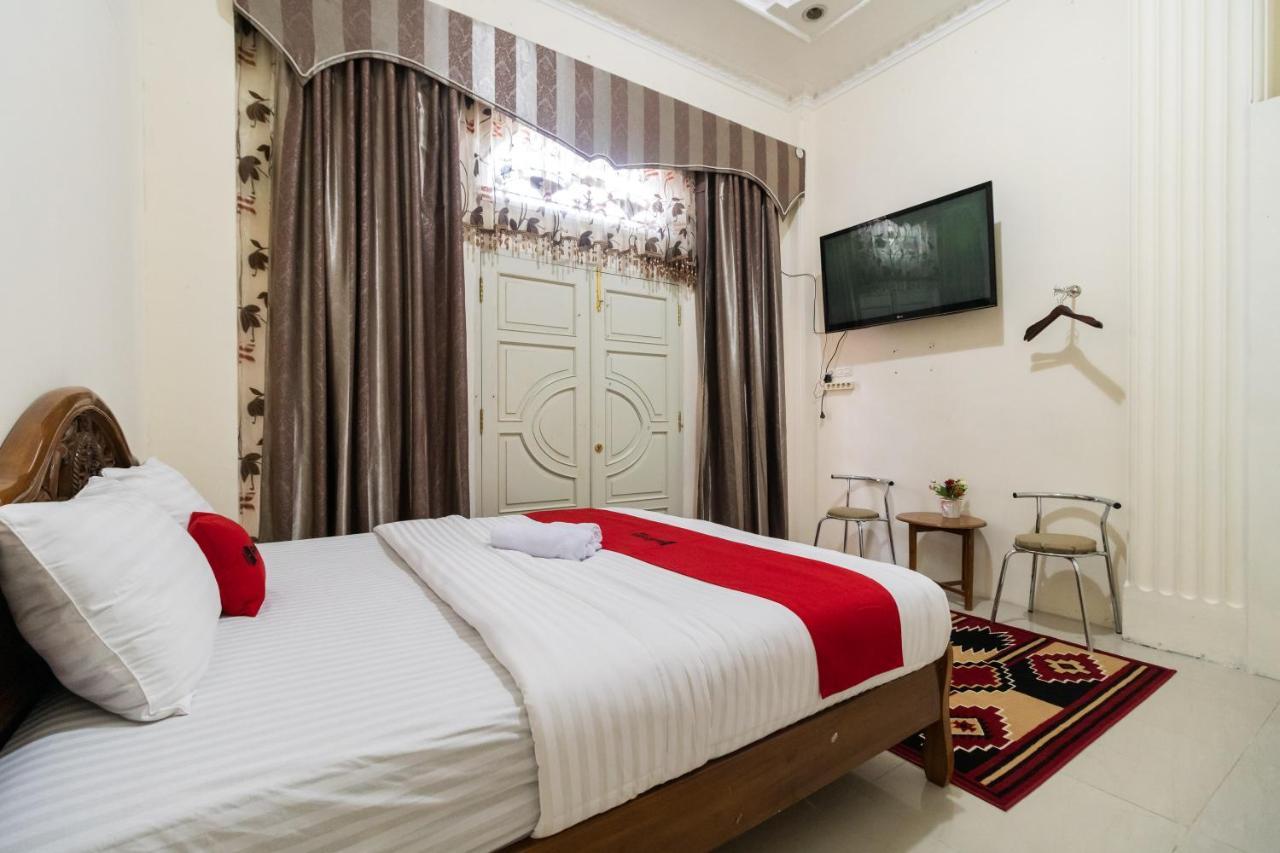 Reddoorz Syariah Near Pasar Aur Kuning Bukittinggi Exterior foto